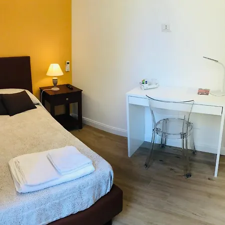 Agora Singola Con Bagno Privato Adiacente فندق مبيت وإفطار نابولي