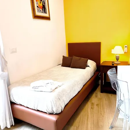 Agora Singola Con Bagno Privato Adiacente فندق مبيت وإفطار